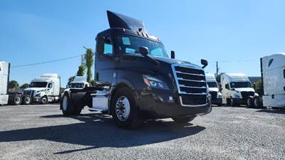 Freightliner Cascadia 126 Single Axle Day Cab Truck - 410HP, 12 Speed Automatic