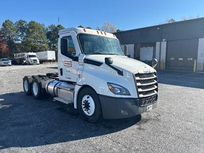 Freightliner Cascadia 126 Day Cab Truck - 475HP, 10 Speed Manual