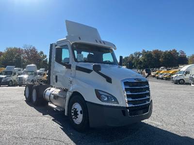 Freightliner Cascadia 126 Day Cab Truck - 435HP, 12 Speed Automatic
