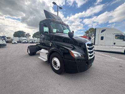 Freightliner Cascadia 126 Single Axle Day Cab Truck - 410HP, 12 Speed Automatic