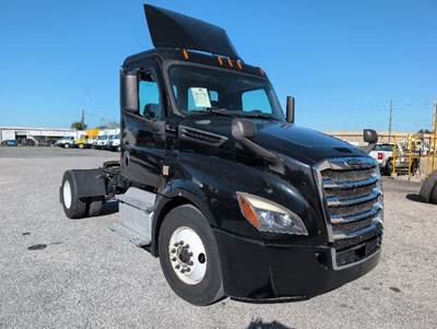 Freightliner Cascadia 126 Single Axle Day Cab Truck - 410HP, 12 Speed Automatic