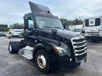 Freightliner Cascadia 126 Single Axle Day Cab Truck - 410HP, 12 Speed Automatic