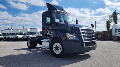 Freightliner Cascadia 126 Single Axle Day Cab Truck - 410HP, 12 Speed Automatic