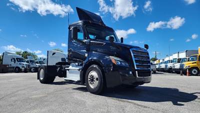 Freightliner Cascadia 126 Single Axle Day Cab Truck - 410HP, 12 Speed Automatic