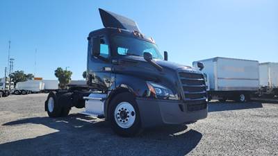 Freightliner Cascadia 126 Single Axle Day Cab Truck - 410HP, 12 Speed Automatic