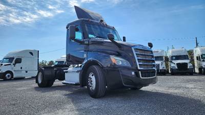 Freightliner Cascadia 126 Single Axle Day Cab Truck - 410HP, 12 Speed Automatic