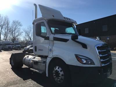 Freightliner Cascadia 126 Single Axle Day Cab Truck - 410HP, 12 Speed Automatic
