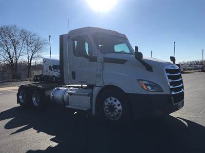 Freightliner Cascadia 126 Day Cab Truck - 435HP, 12 Speed Automatic