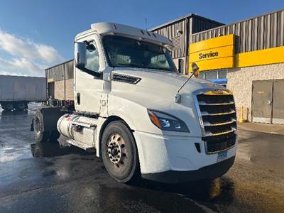 Freightliner Cascadia 126 Single Axle Day Cab Truck - 410HP, 12 Speed Automatic