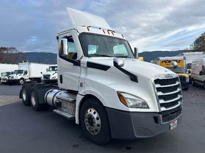 Freightliner Cascadia 126 Day Cab Truck - 455HP, 10 Speed Manual