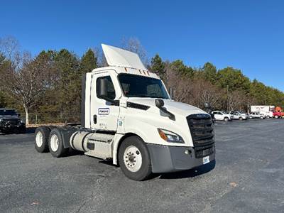 Freightliner Cascadia 126 Day Cab Truck - 435HP, 12 Speed Automatic