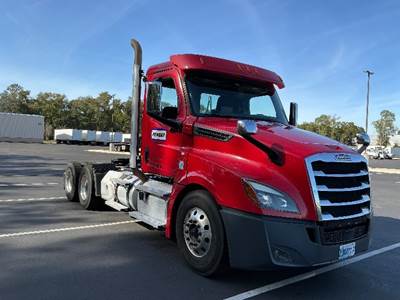 Freightliner Cascadia 126 Day Cab Truck - 455HP, 12 Speed Automatic