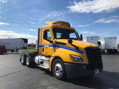 Freightliner Cascadia 126 Day Cab Truck - 435HP, 12 Speed Automatic