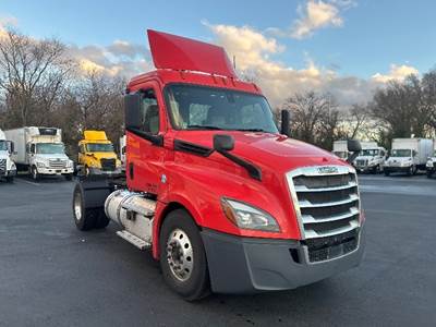 Freightliner Cascadia 126 Single Axle Day Cab Truck - 410HP, 12 Speed Automatic