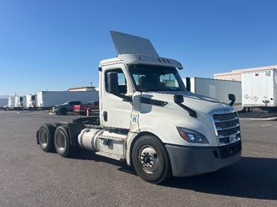 Freightliner Cascadia 126 Day Cab Truck - 435HP, 12 Speed Automatic