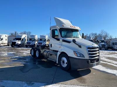 Freightliner T12664ST Day Cab Truck - 435HP, 12 Speed Automatic