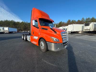 Freightliner Cascadia 126 Day Cab Truck - 505HP, 13 Speed Manual