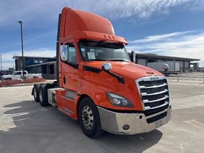 Freightliner Cascadia 126 Day Cab Truck - 505HP, 12 Speed Automatic