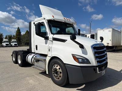 Freightliner Cascadia 126 Day Cab Truck - 435HP, 12 Speed Automatic