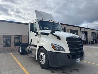 Freightliner Cascadia 126 Single Axle Day Cab Truck - 410HP, 12 Speed Automatic