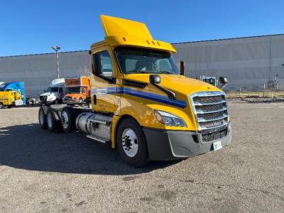 Freightliner Cascadia 126 Day Cab Truck - 450HP, 12 Speed Automatic