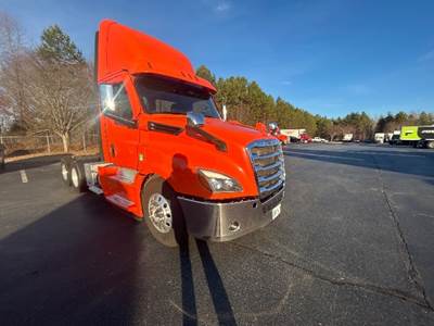 Freightliner Cascadia 126 Day Cab Truck - 505HP, 13 Speed Manual