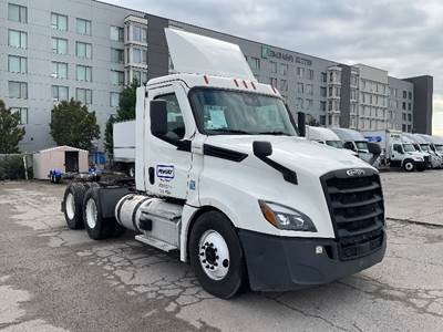 Freightliner Cascadia 126 Day Cab Truck - 455HP, 12 Speed Automatic