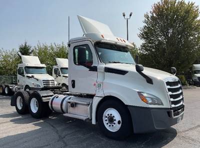 Freightliner Cascadia 126 Day Cab Truck - 435HP, 12 Speed Automatic
