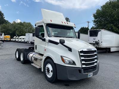 Freightliner Cascadia 126 Day Cab Truck - 435HP, 12 Speed Automatic