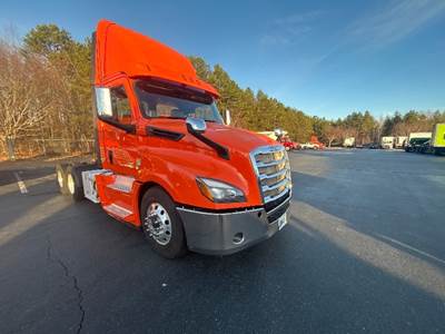 Freightliner Cascadia 126 Day Cab Truck - 505HP, 13 Speed Manual