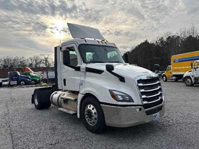 Freightliner Cascadia 126 Single Axle Day Cab Truck - 435HP, 12 Speed Automatic