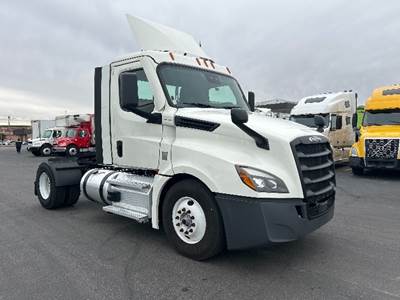 Freightliner Cascadia 126 Single Axle Day Cab Truck - 410HP, 12 Speed Automatic