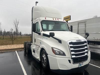 Freightliner Cascadia 126 Day Cab Truck - 435HP, 12 Speed Automatic