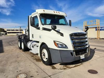 Freightliner Cascadia 126 Day Cab Truck - 435HP, 12 Speed Automatic