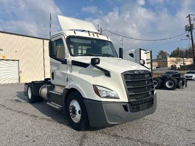 Freightliner Cascadia 126 Single Axle Day Cab Truck - 410HP, 12 Speed Automatic