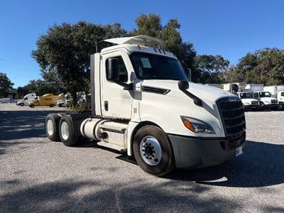 Freightliner Cascadia 126 Day Cab Truck - 435HP, 12 Speed Automatic