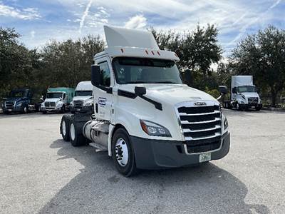 Freightliner Cascadia 126 Day Cab Truck - 435HP, 12 Speed Automatic