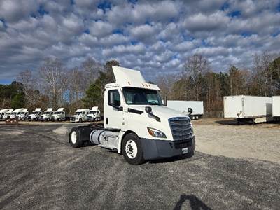 Freightliner Cascadia 126 Single Axle Day Cab Truck - 410HP, 12 Speed Automatic