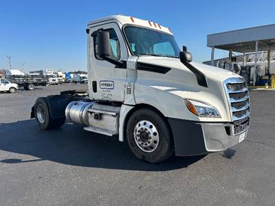 Freightliner Cascadia 126 Single Axle Day Cab Truck - 410HP, 12 Speed Automatic