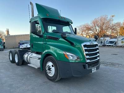 Freightliner Cascadia 126 Day Cab Truck - 435HP, 10 Speed Manual