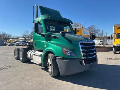 Freightliner Cascadia 126 Day Cab Truck - 435HP, 10 Speed Manual