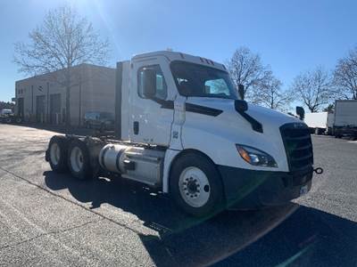 Freightliner Cascadia 126 Day Cab Truck - 455HP, 12 Speed Automatic