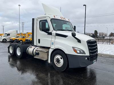 Freightliner Cascadia 126 Day Cab Truck - 435HP, 12 Speed Automatic