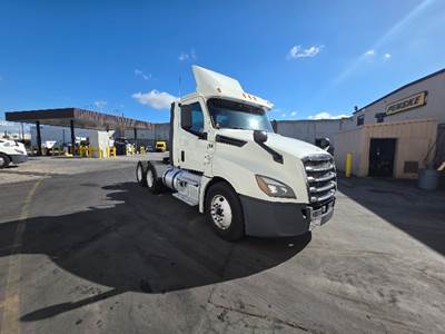 Freightliner Cascadia 126 Day Cab Truck - 435HP, 12 Speed Automatic