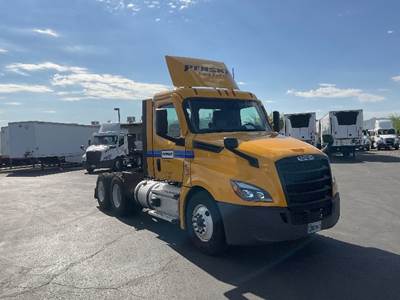 Freightliner Cascadia 126 Day Cab Truck - 435HP, 12 Speed Automatic