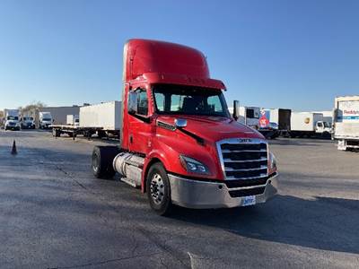 Freightliner Cascadia 126 Single Axle Day Cab Truck - 450HP, 12 Speed Automatic