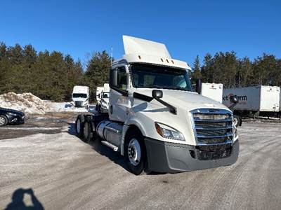 Freightliner Cascadia 126 Day Cab Truck - 435HP, 10 Speed Manual