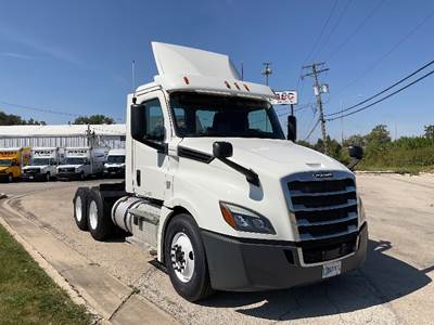 Freightliner Cascadia 126 Day Cab Truck - 435HP, 12 Speed Automatic