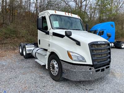 Freightliner Cascadia 126 Day Cab Truck - 455HP, 10 Speed Manual
