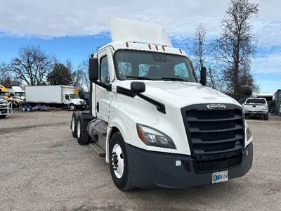 Freightliner Cascadia 126 Day Cab Truck - 435HP, 12 Speed Automatic